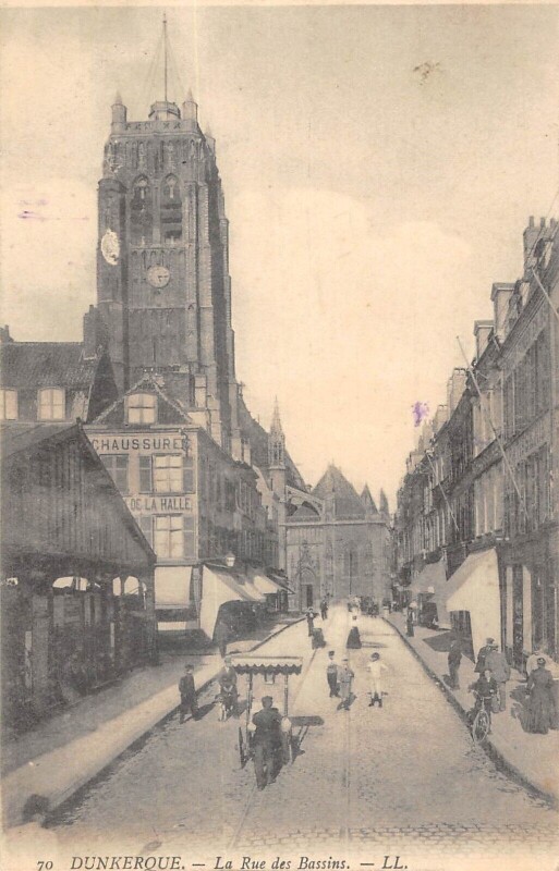 Carte postale ancienne Dunkerque La Rue Des Bassins à Dunkerque