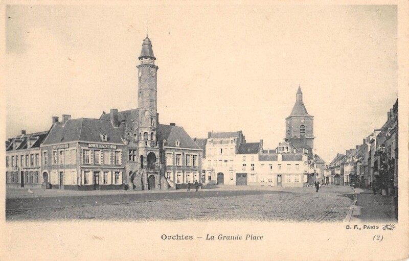 Carte postale ancienne Orchies La Grande Place à Orchies