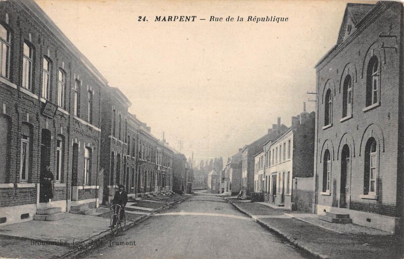 Carte postale ancienne Marpent Rue De La Republique à Marpent