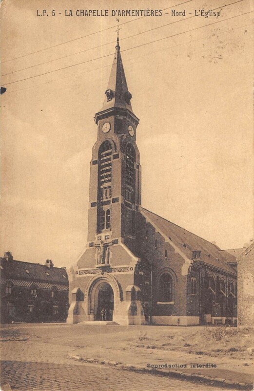 Carte postale ancienne La Chapelle D'Armentieres Eglise