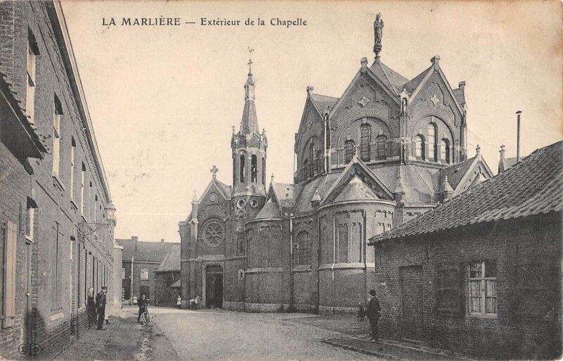 Carte postale ancienne La Marliere Exterieur De La Chapelle