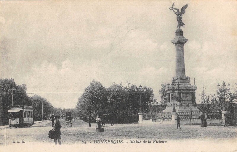 Carte postale ancienne Dunkerque Statue De La Vctoire à Dunkerque