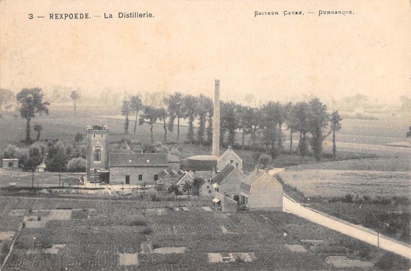 Carte postale ancienne Rexpoede La Distillerie