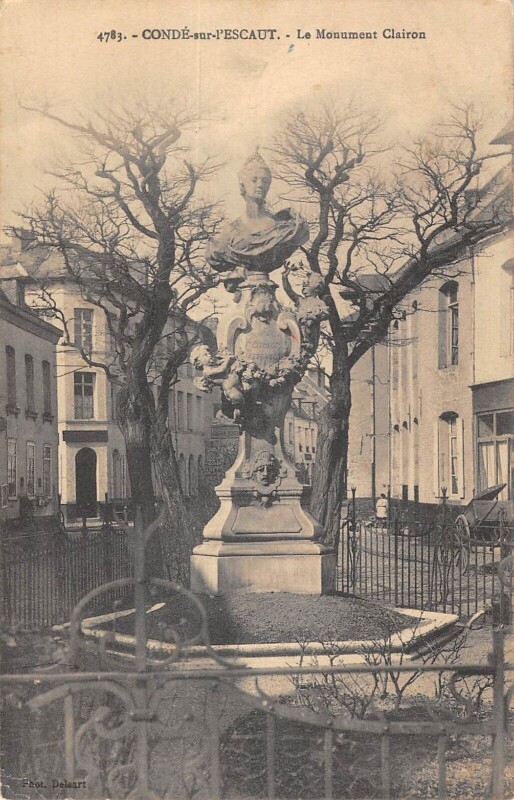 Carte postale ancienne Conde Sur L'Escaut Monument Clairon