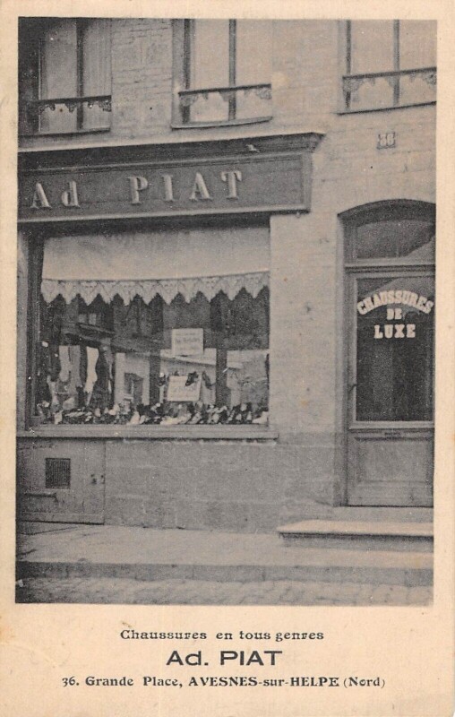 Carte postale ancienne Avesnes Sur Helpe Ad.piat Chaussures En Tous Genres 36 Grande Place /RARE à Avesnes-sur-Helpe
