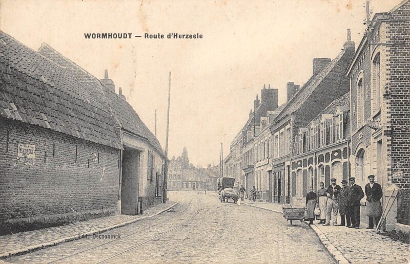 Carte postale ancienne Wormhoudt Route D'Herzeele à Herzeele