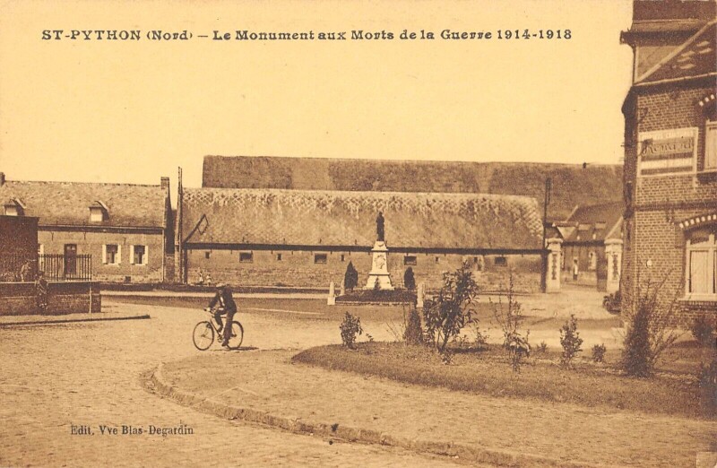 Carte postale ancienne Saint Python Le Monument Aux Morts De La Guerre  - Cliche Rare à Saint-Python