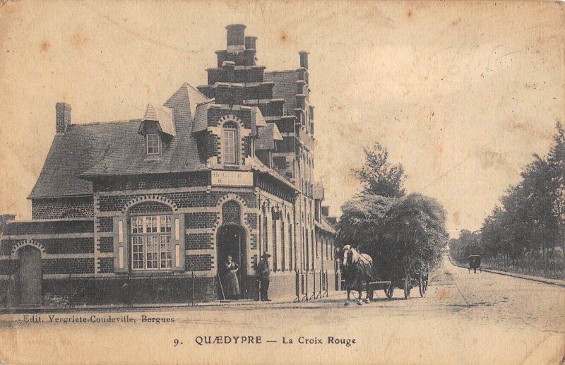 Carte postale ancienne Quedypre La Croix Rouge à Croix