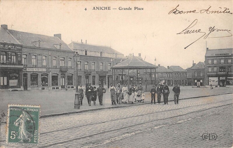 Carte postale ancienne Aniche Grande Place à Aniche
