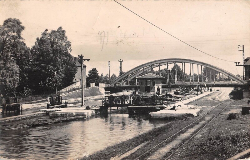 Carte postale ancienne Marcoing Ecluse De Marcoing à Marcoing