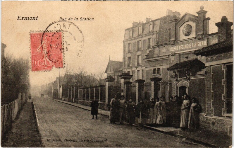 Carte postale ancienne Ermont Rue de la Station à Ermont