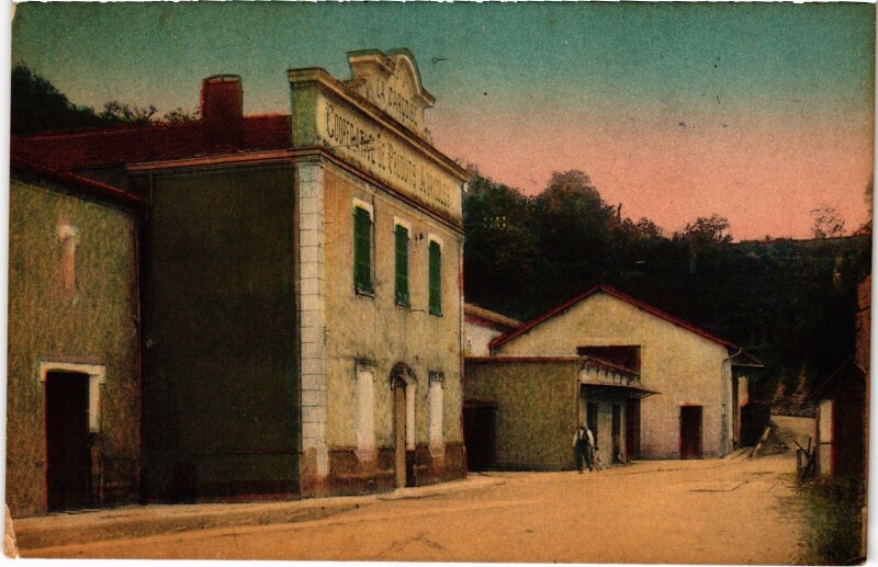 Carte postale ancienne Carces Coopérative Viticole