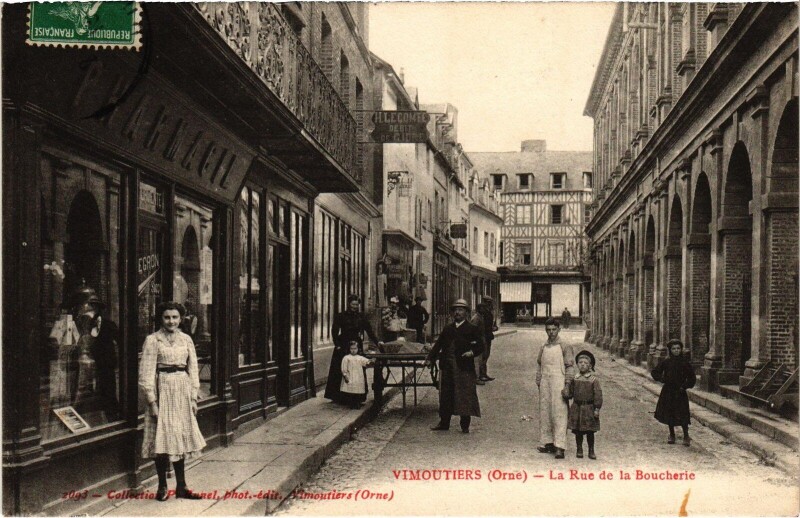 Carte postale ancienne Vimoutiers Rue de la Boucherie à Vimoutiers
