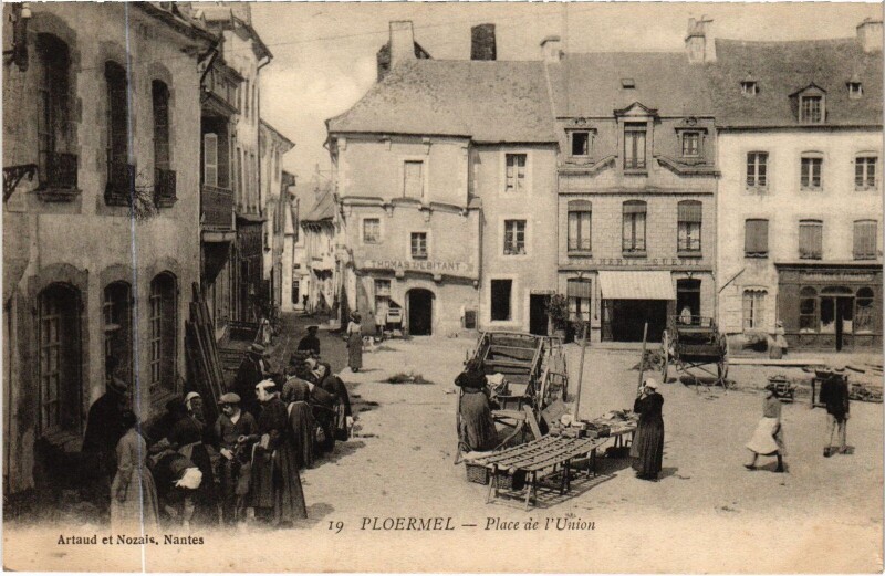 Carte postale ancienne Ploermel Place de l'Union