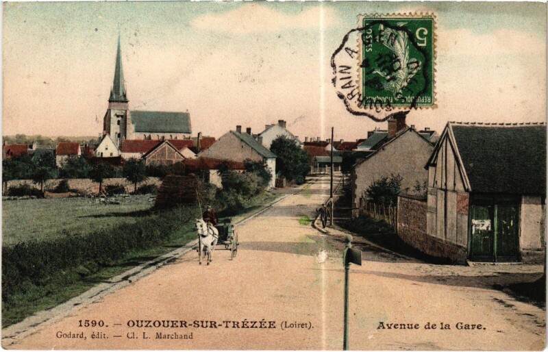 Carte postale ancienne Ouzouer-sur-Trézée Avenue de la Gare à Ouzouer-sur-Trézée
