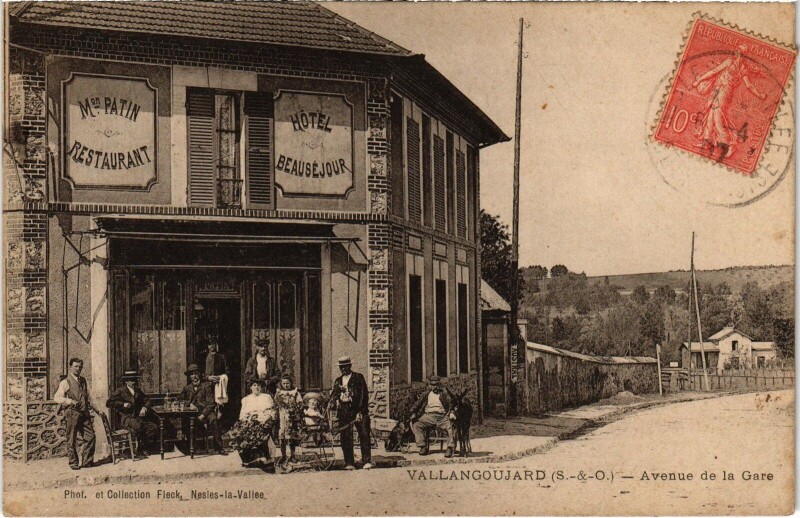 Carte postale ancienne Vallangouhard Avenue de la gare