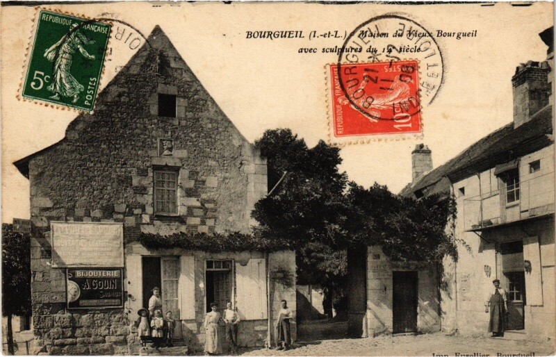 Carte postale ancienne Bourgueil maison du Vieux Bourgeuil à Bourgueil