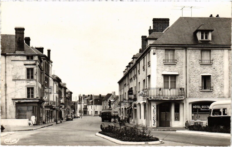 Carte postale ancienne Trun La Place