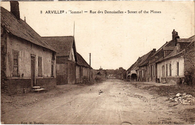 Carte postale ancienne Arvillers Rue des Demoiselles à Arvillers