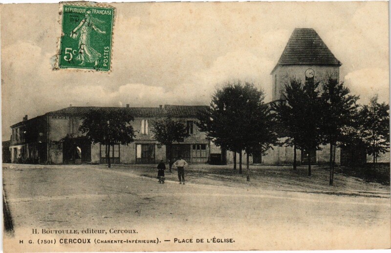 Carte postale ancienne Cercoux Place de l'Eglise à Cercoux