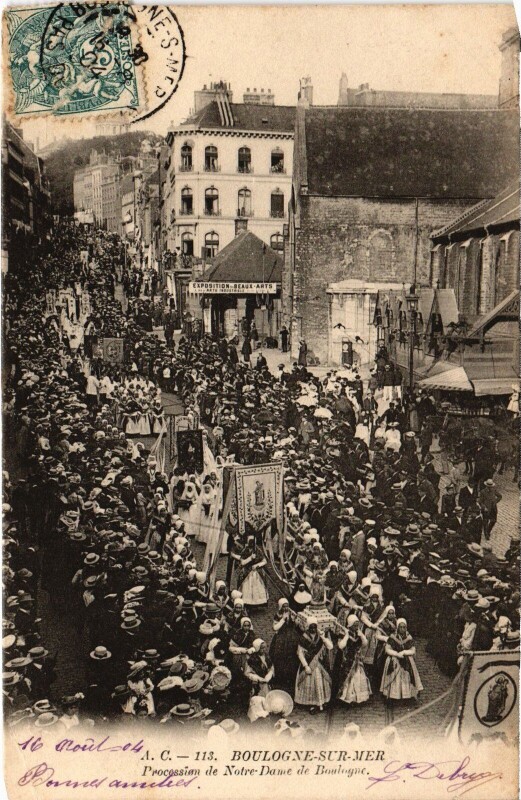 Carte postale ancienne Boulogne-sur-Mer Procession de Notre-Dame de Boulogne à Boulogne-sur-Mer