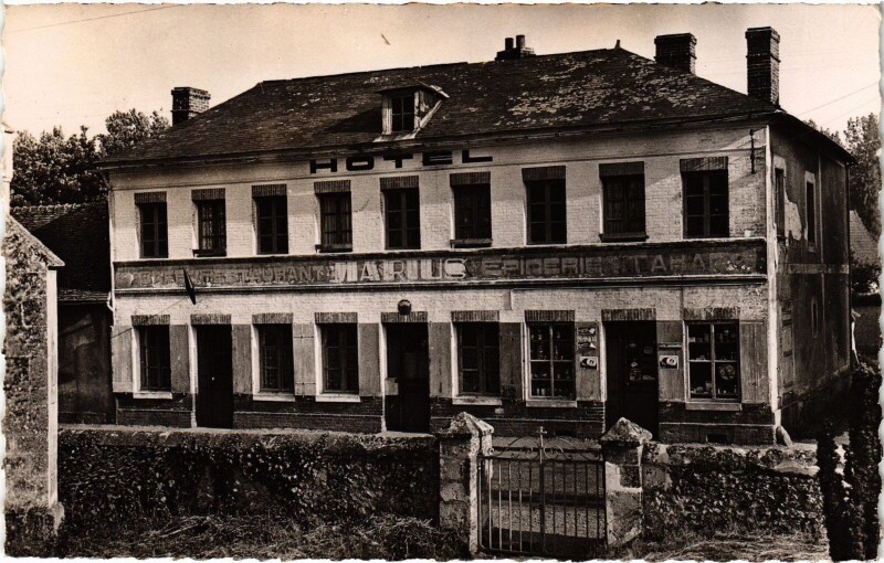 Carte postale ancienne Glisolles Hotel-Restaurant Daniel à Glisolles