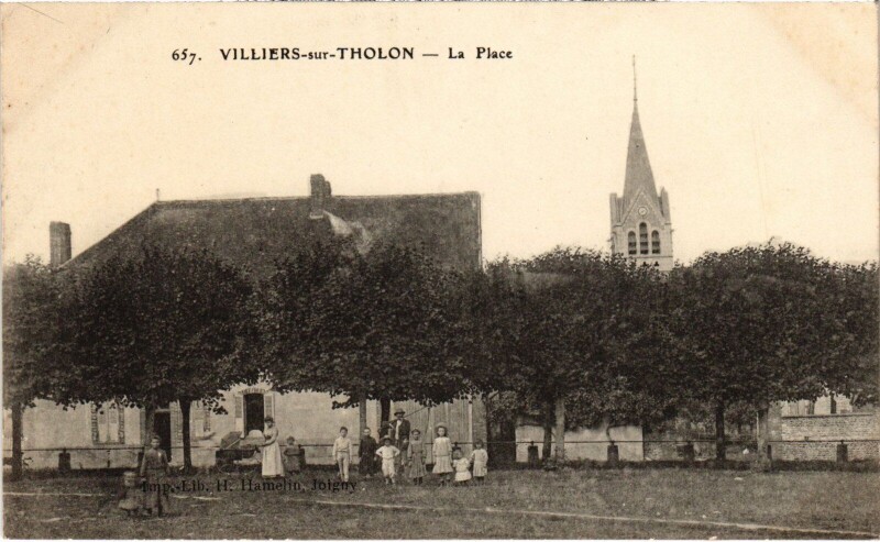 Carte postale ancienne Villers-sur-Tholon La Place