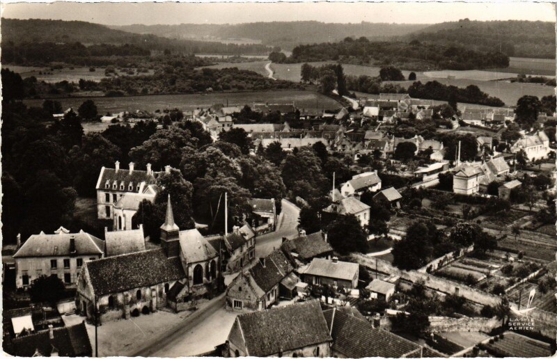 Carte postale ancienne Rethondes vue d'ensemble Eglise à Rethondes