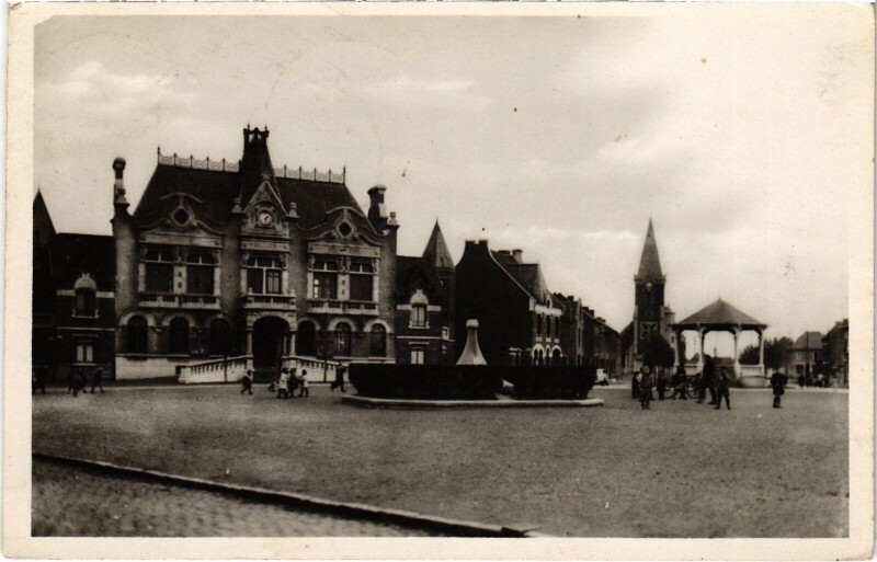 Carte postale ancienne Méricourt-sous-Lens Vue sur la Place à Méricourt