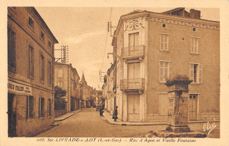 Carte postale ancienne Sainte Livrade Rue D'Agen