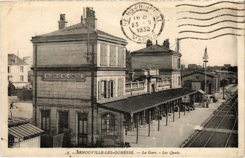 Carte postale ancienne Arnouville les Gonesse La Gare, Les Quais France à Arnouville