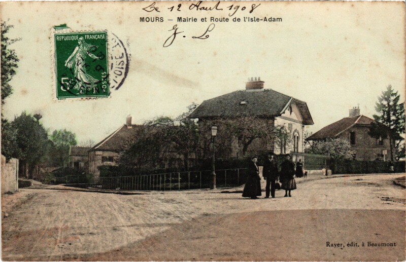 Carte postale ancienne Mours Mairie et Route de l'Isle Adam France à L'Isle-Adam