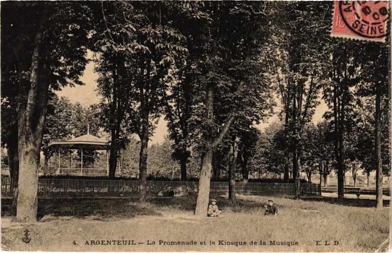 Carte postale ancienne Argenteuil La Promenade et le Kiosque de la Musique France à Argenteuil