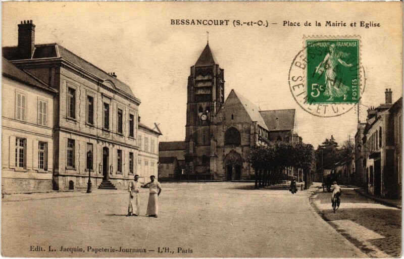 Carte postale ancienne Bessancourt Place de la Mairie et Eglise France à Bessancourt