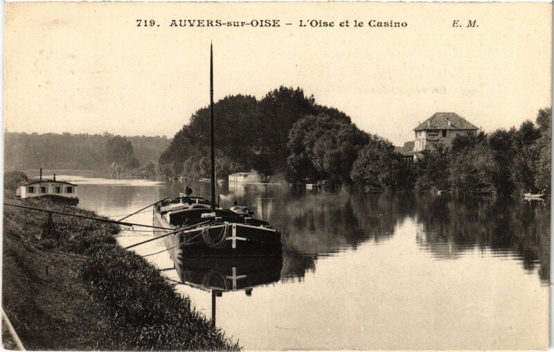 Carte postale ancienne Auvers sur Oise L'Oise et le Casino France à Auvers-sur-Oise