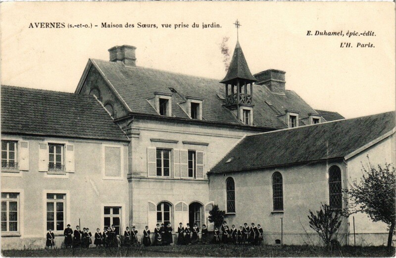 Carte postale ancienne Avernes Maison des Soeurs, vue prise du jardin France à Avernes