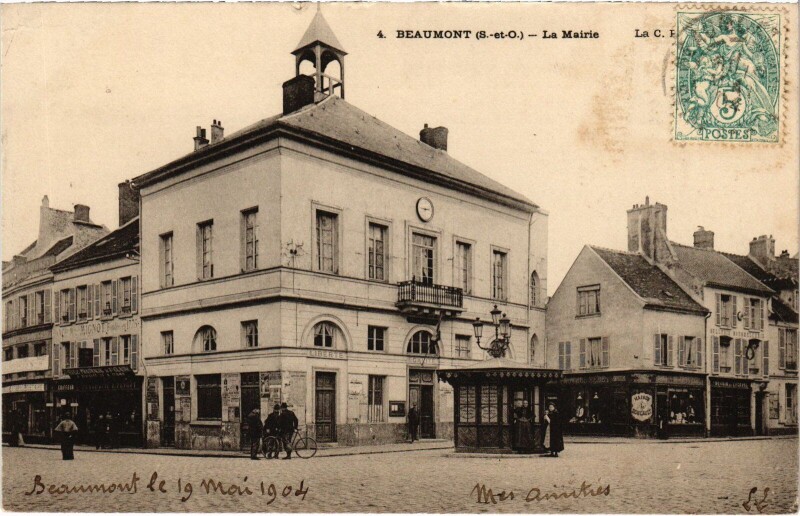 Carte postale ancienne Beaumont s Oise La Mairie France