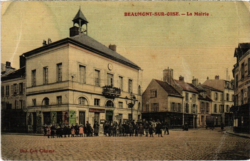 Carte postale ancienne Beaumont s Oise La Mairie France