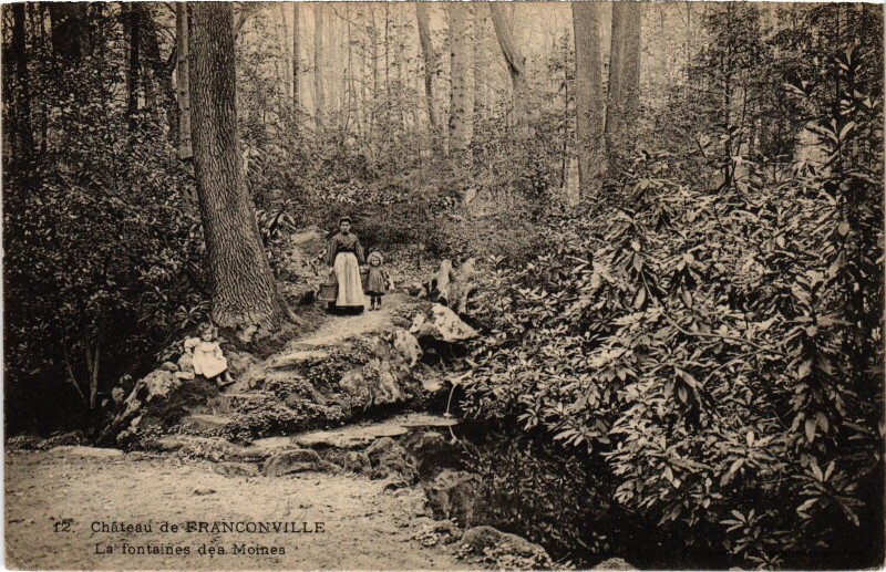 Carte postale ancienne Franconville La fontaine des Moines France à Franconville