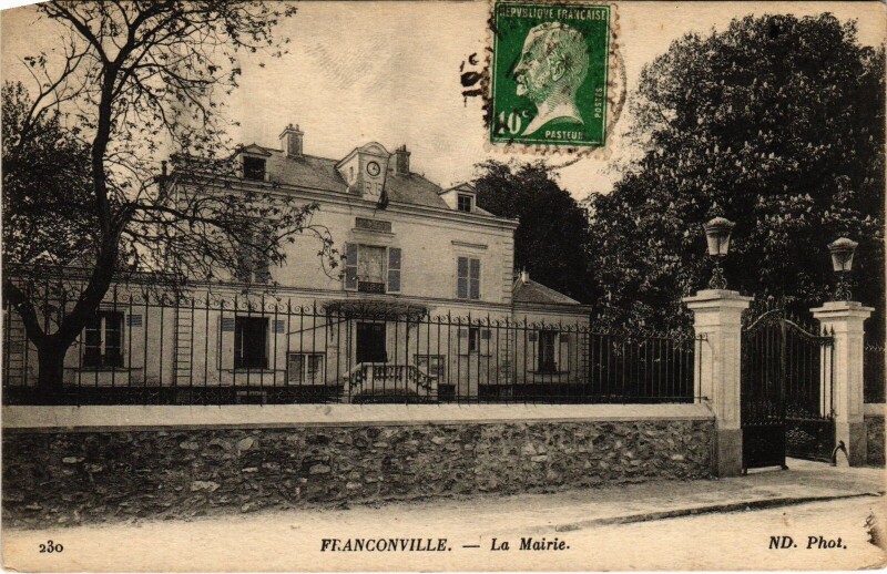 Carte postale ancienne Franconville La Mairie France à Franconville