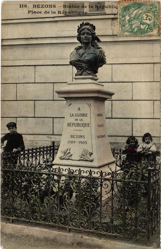 Carte postale ancienne Bezons Statue de la Republique France à Bezons