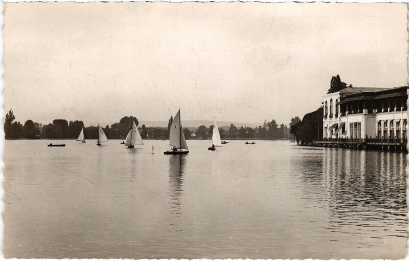 Carte postale ancienne Enghien les Bains Le Casino et le Lac France à Enghien-les-Bains