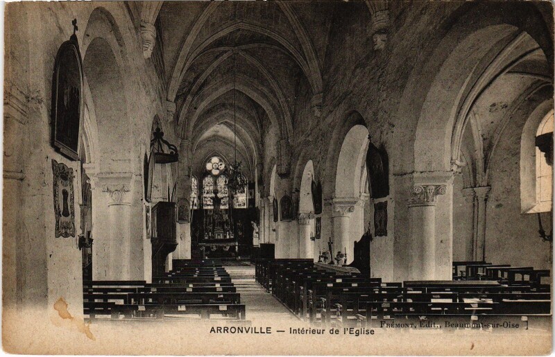 Carte postale ancienne Arronville Interieur de l'Eglise France à Arronville
