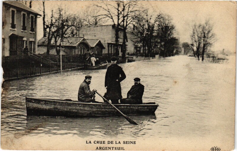 Carte postale ancienne Argenteuil La Crue de la Seine France à Argenteuil