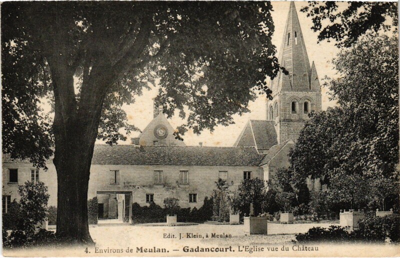 Carte postale ancienne Avernes L'Eglise vue du Chateau France à Avernes
