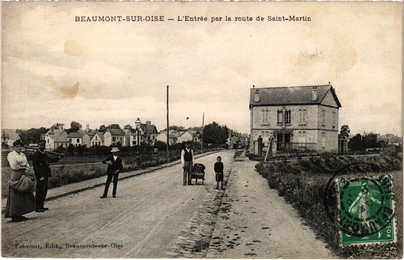 Carte postale ancienne Beaumont s Oise L'entree par la route de St.Martin France