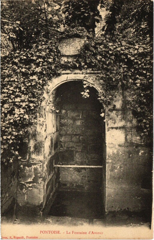 Carte postale ancienne Pontoise La Fontaine d'Amour France à Pontoise