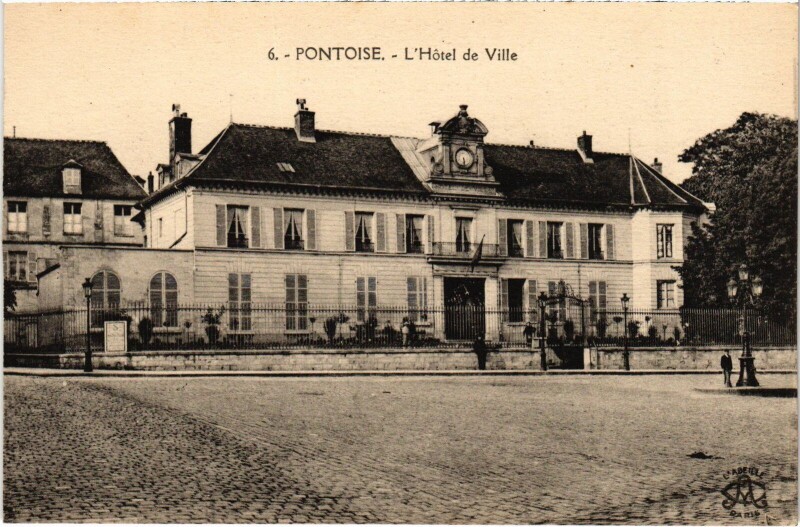 Carte postale ancienne Pontoise L'Hotel de Ville France à Pontoise