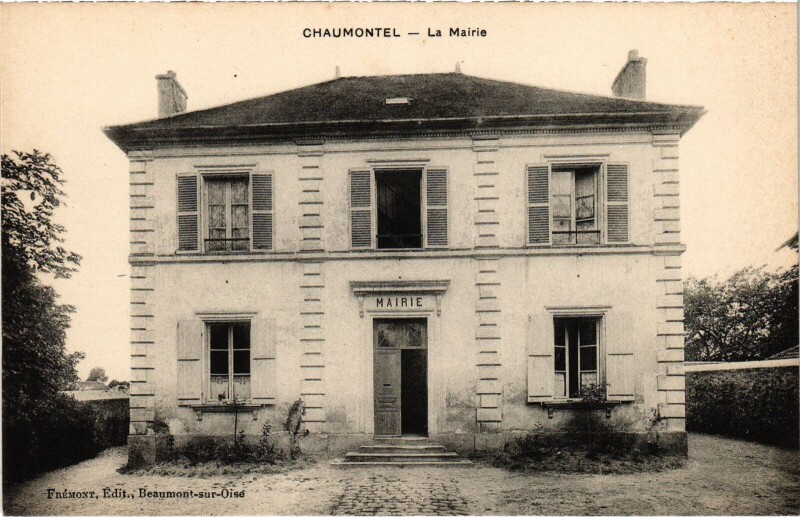 Carte postale ancienne Chaumontel La Mairie France à Chaumontel