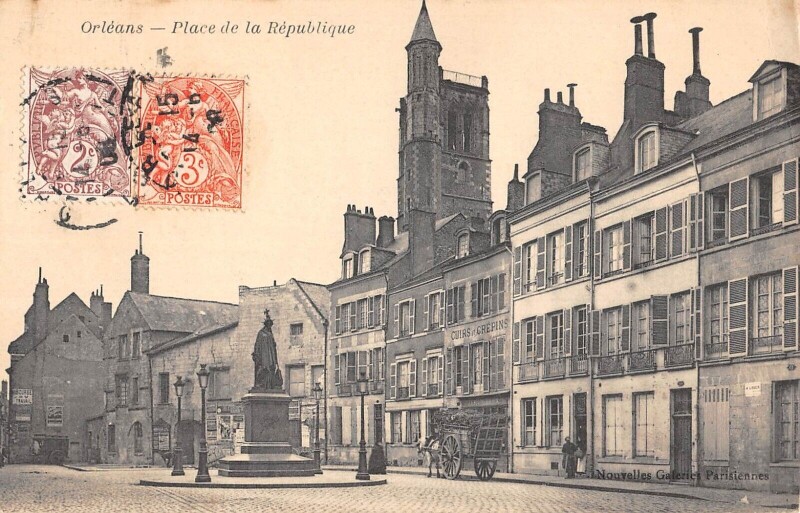 Carte postale ancienne Orleans Place De La Republique